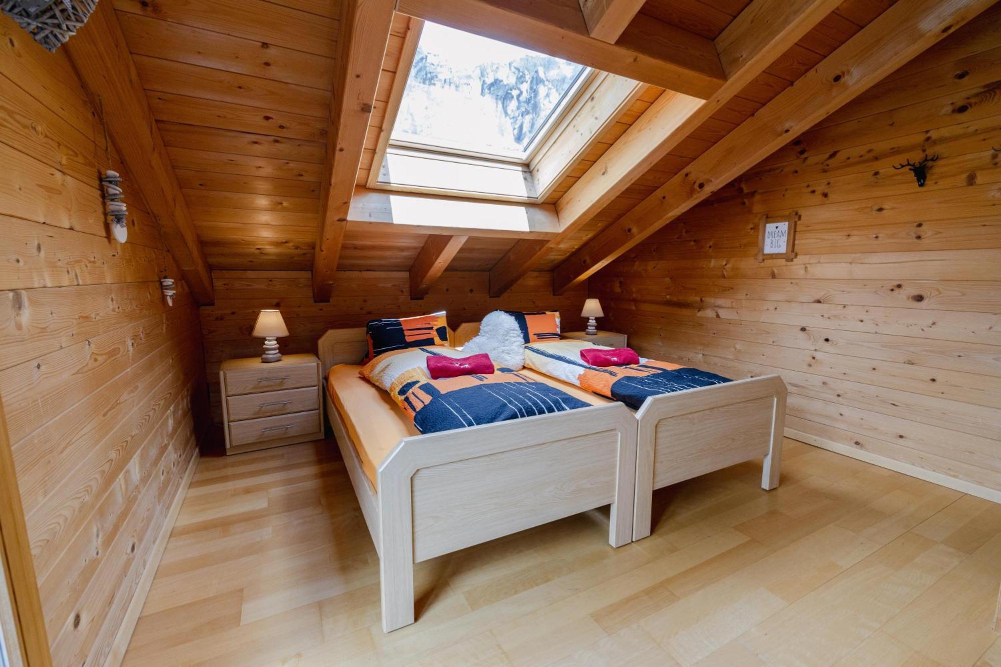 Regenbogen Mit Indoorrutschbahn Leukerbad